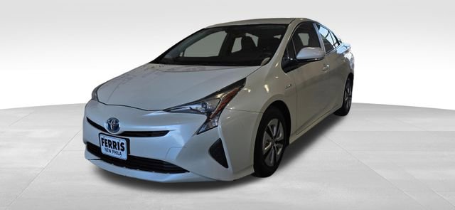 Used 2016 Toyota Prius Two image 1