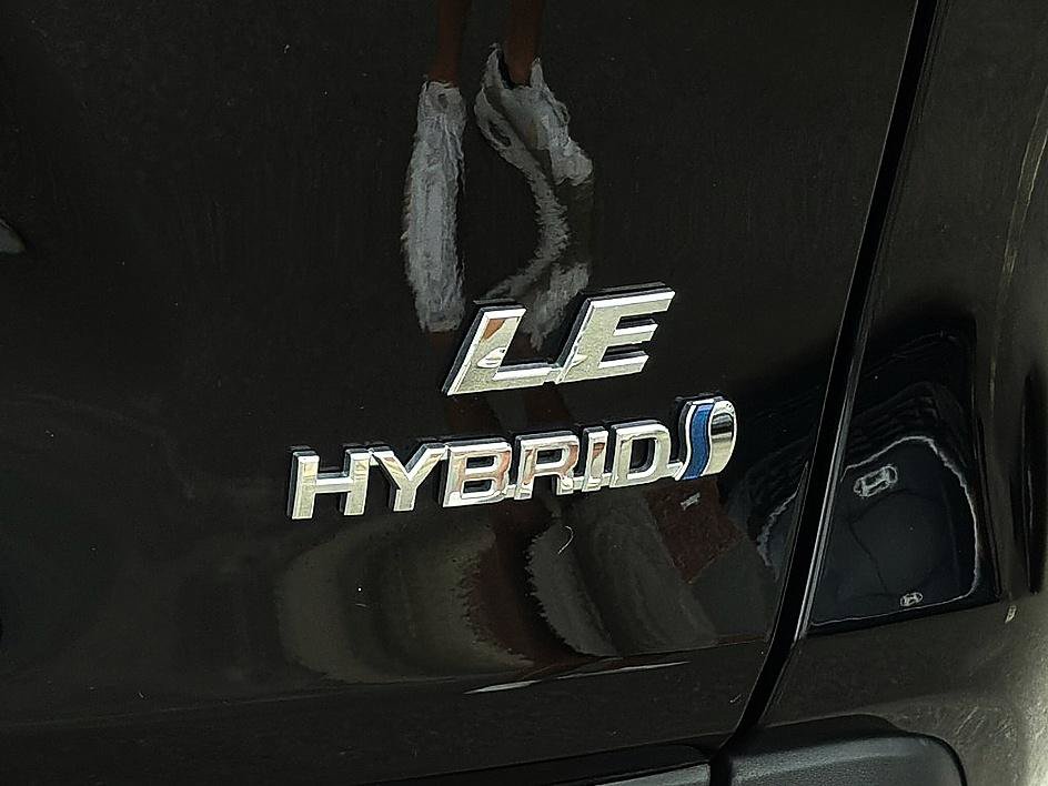 Used 2023 Toyota RAV4 LE AWD/4WD image 28