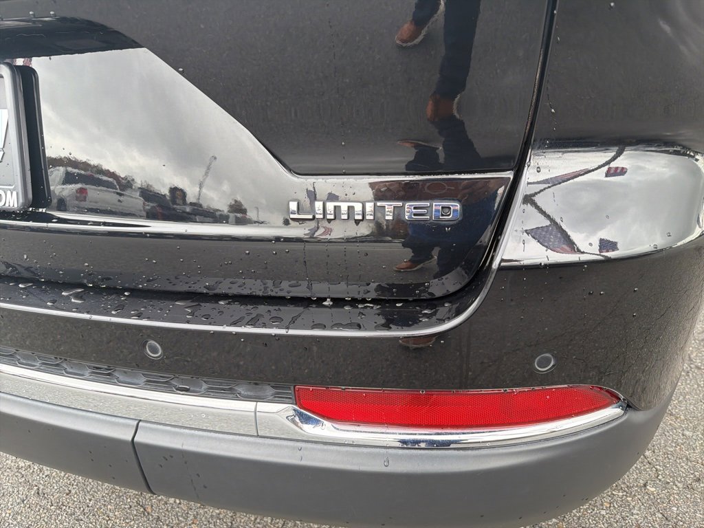 Used 2023 Jeep Grand Cherokee Limited image 5