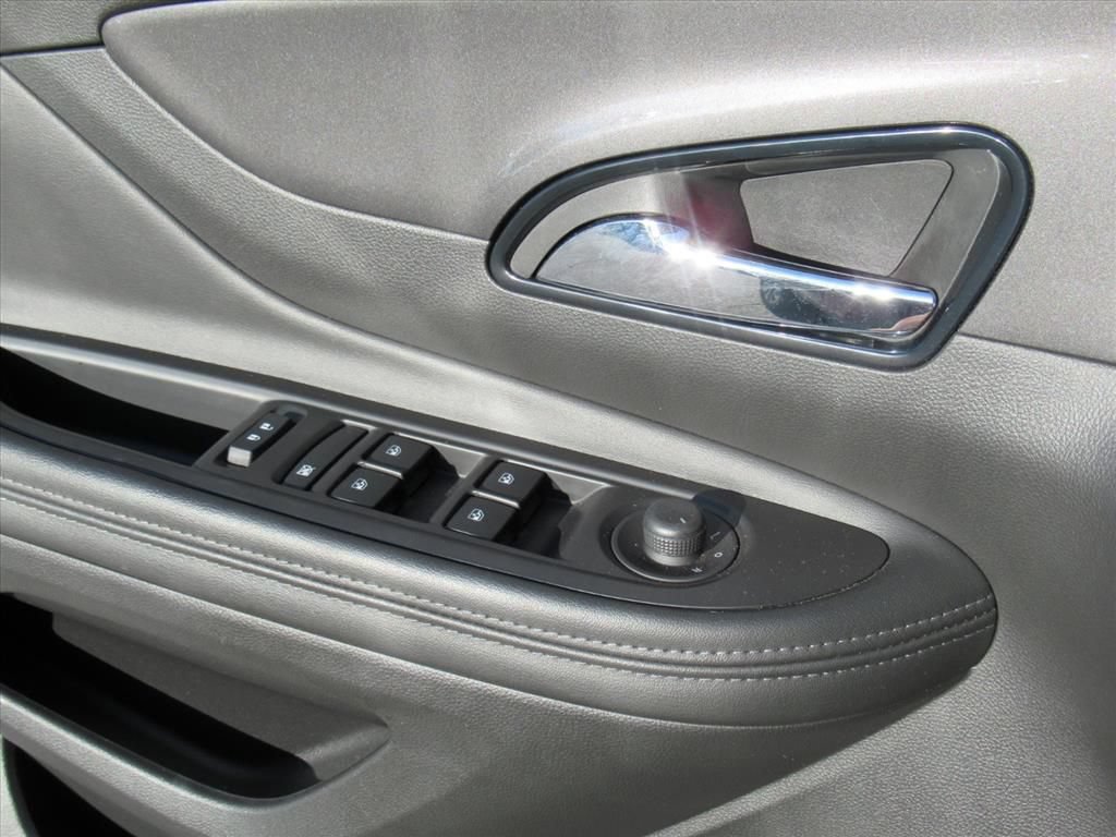 Used 2022 Buick Encore Preferred w/ Safety Package FWD image 18