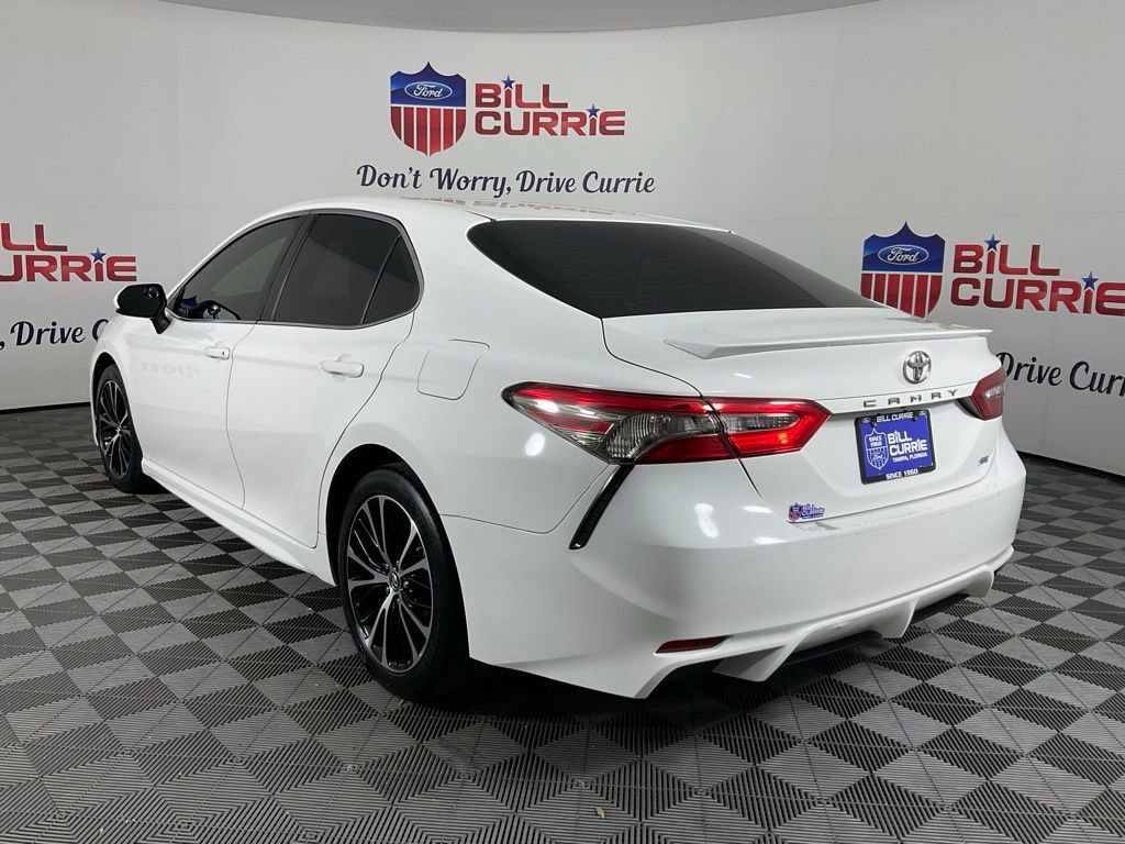 Used 2018 Toyota Camry SE FWD image 5