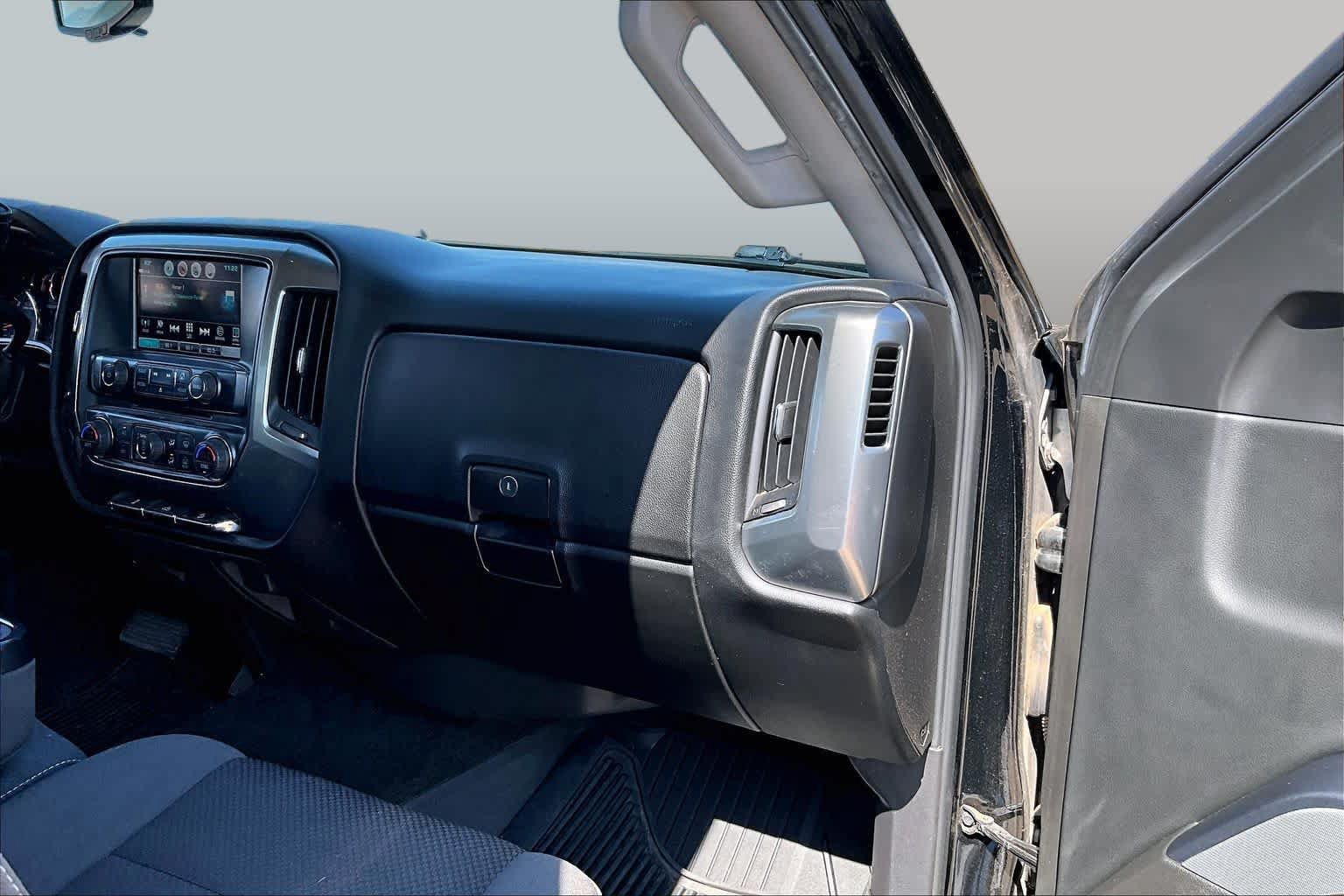 Used 2018 Chevrolet Silverado 1500 LT w/ Texas Edition AWD/4WD image 17