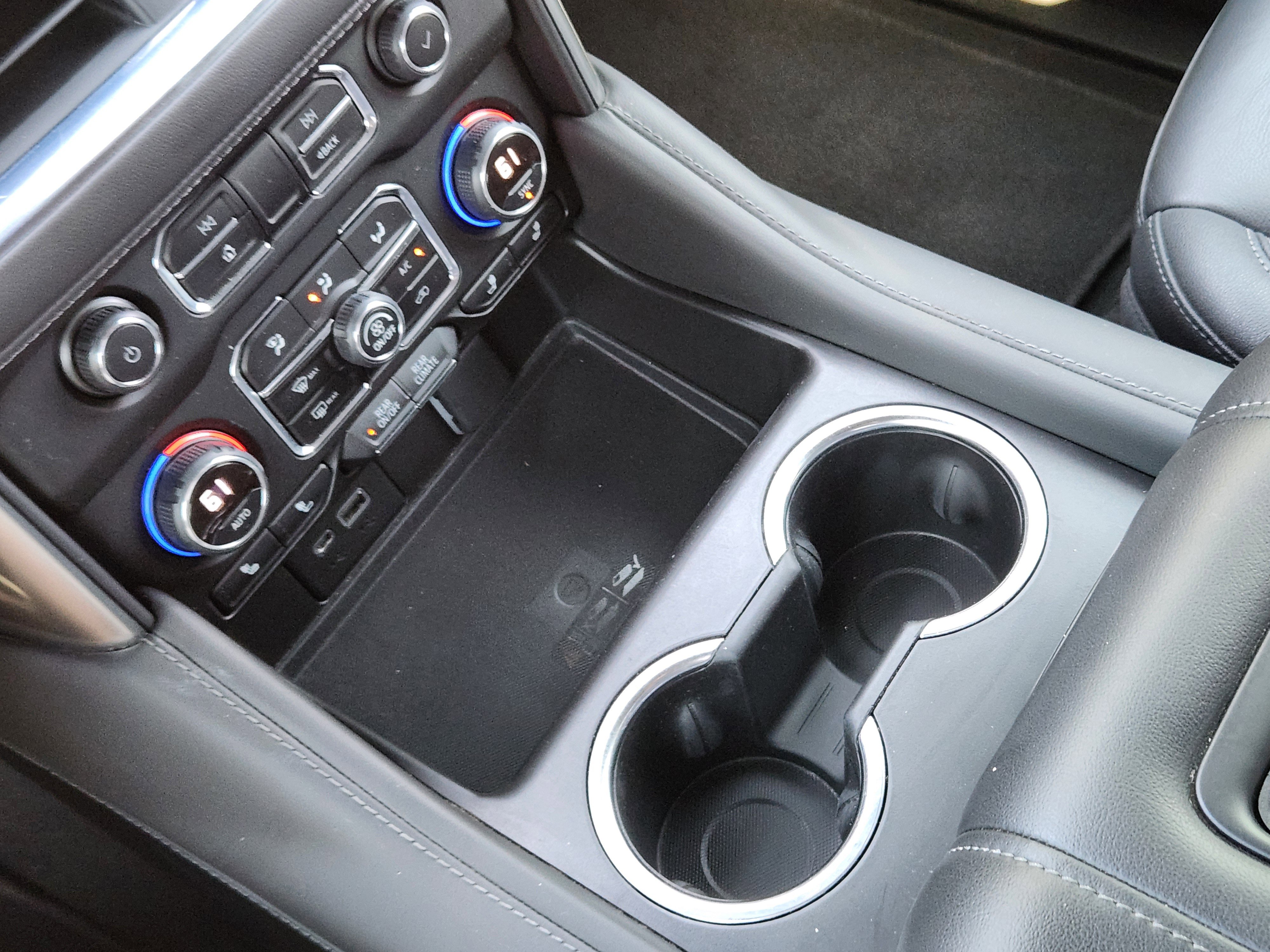 Certified 2022 Chevrolet Tahoe Z71 w/ Luxury Package image 21