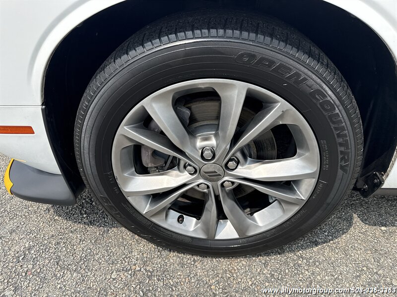 Used 2020 Dodge Challenger GT w/ Driver Convenience Group AWD/4WD image 9