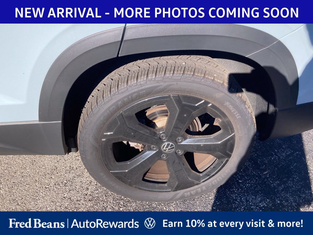 Used 2025 Volkswagen Taos SE AWD/4WD image 7