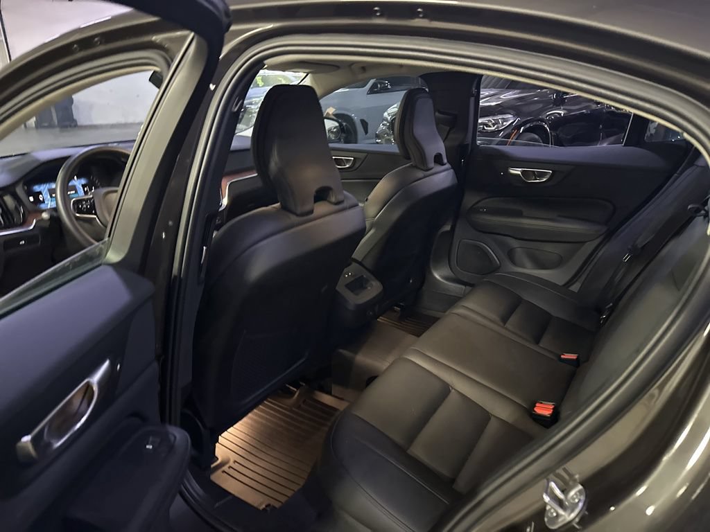 Used 2024 Volvo S60 B5 Plus w/ Climate Package AWD/4WD image 9