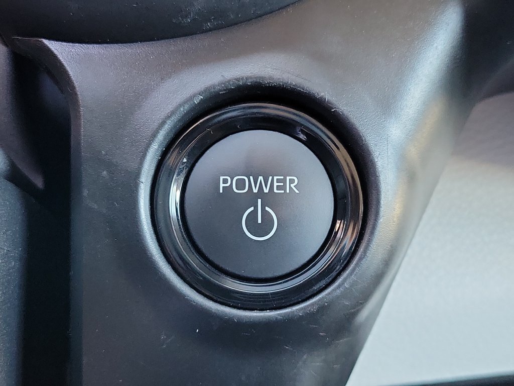 Used 2025 Toyota Sienna XLE FWD image 35