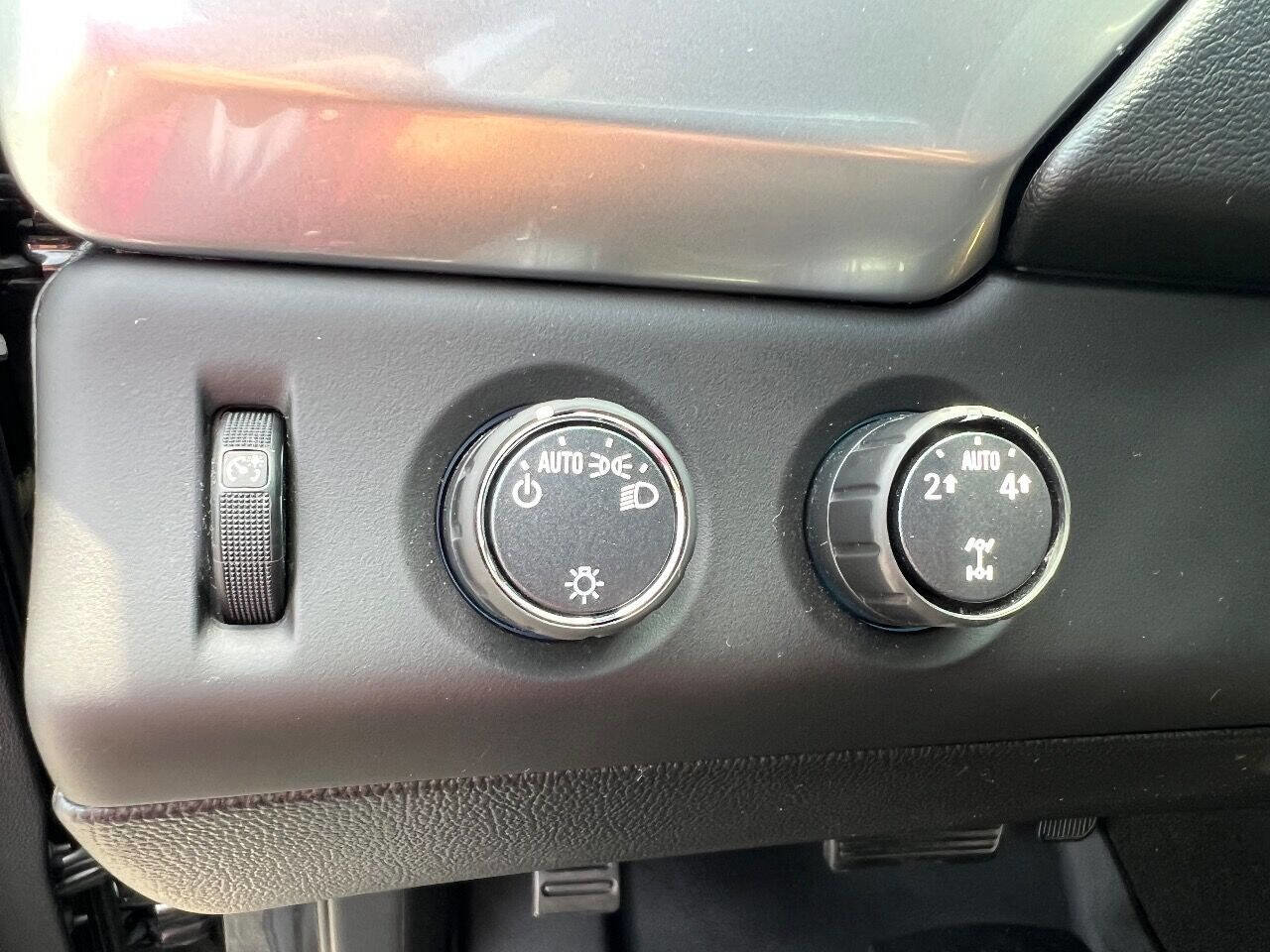 Used 2016 Chevrolet Tahoe LT image 14