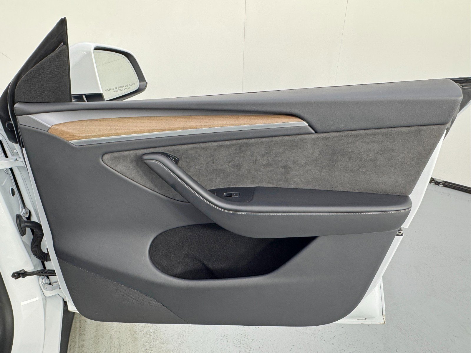 Used 2023 Tesla Model Y Long Range image 43