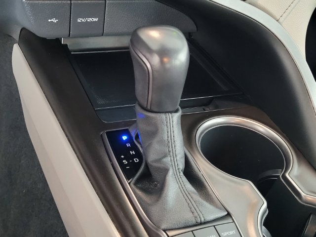 Used 2022 Toyota Camry SE FWD image 19