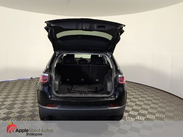 Used 2017 Jeep Compass Latitude w/ Popular Equipment Group AWD/4WD image 12