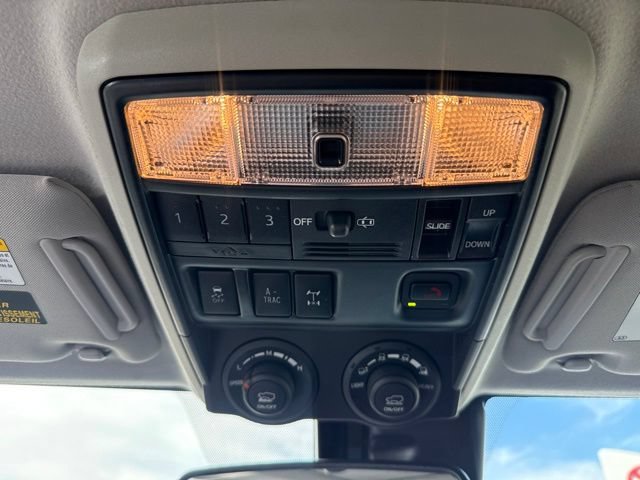 Used 2021 Toyota 4Runner TRD Off-Road Premium w/ Moonroof Package AWD/4WD image 16