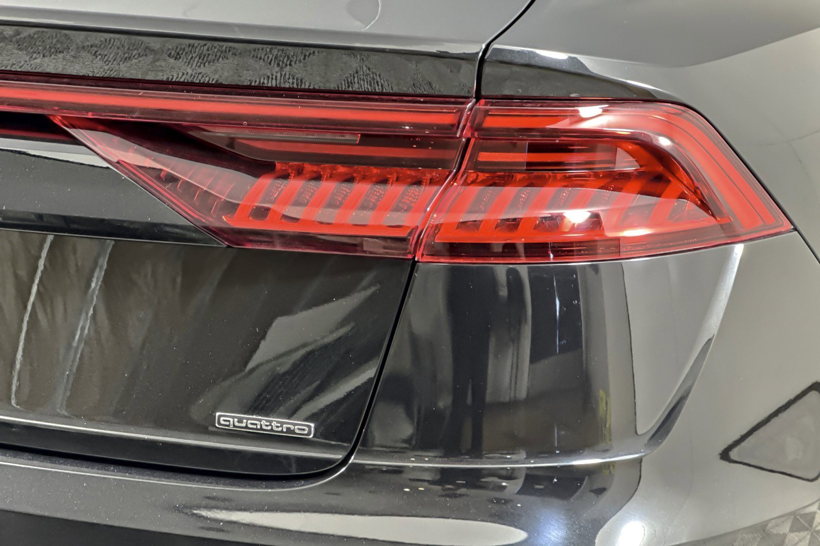 Used 2022 Audi Q8 Premium Plus w/ Premium Plus Package image 26