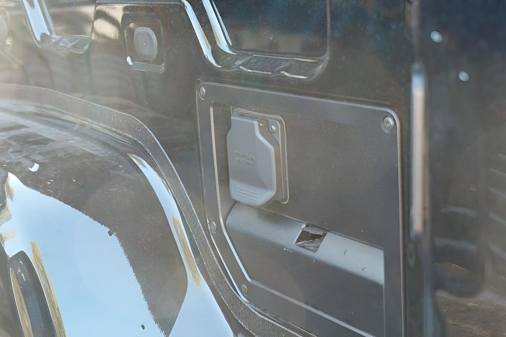 New 2026 GMC Sierra EV Elevation w/ LPO, Elevation Dark Package image 29