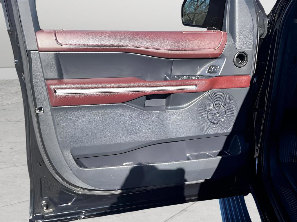 Used 2023 Ford Expedition Max Limited image 15