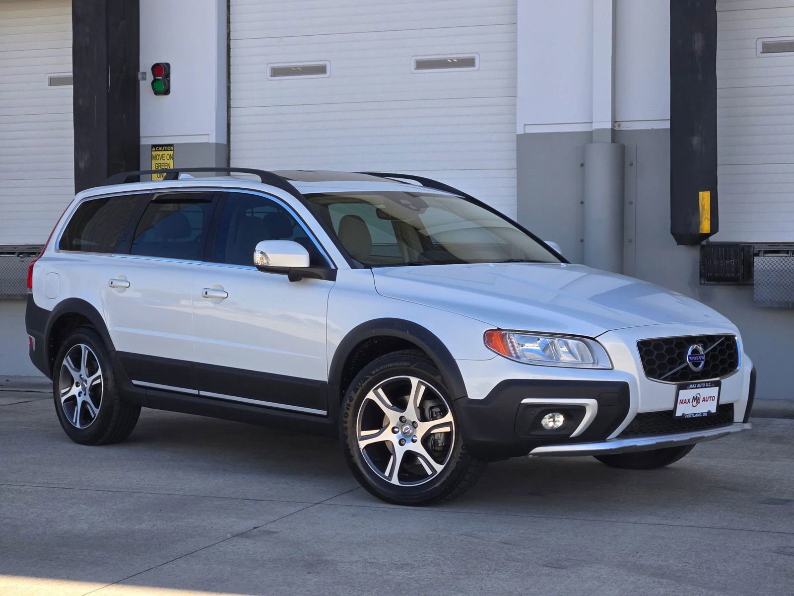 Used 2015 Volvo XC70 T6 AWD/4WD image 1