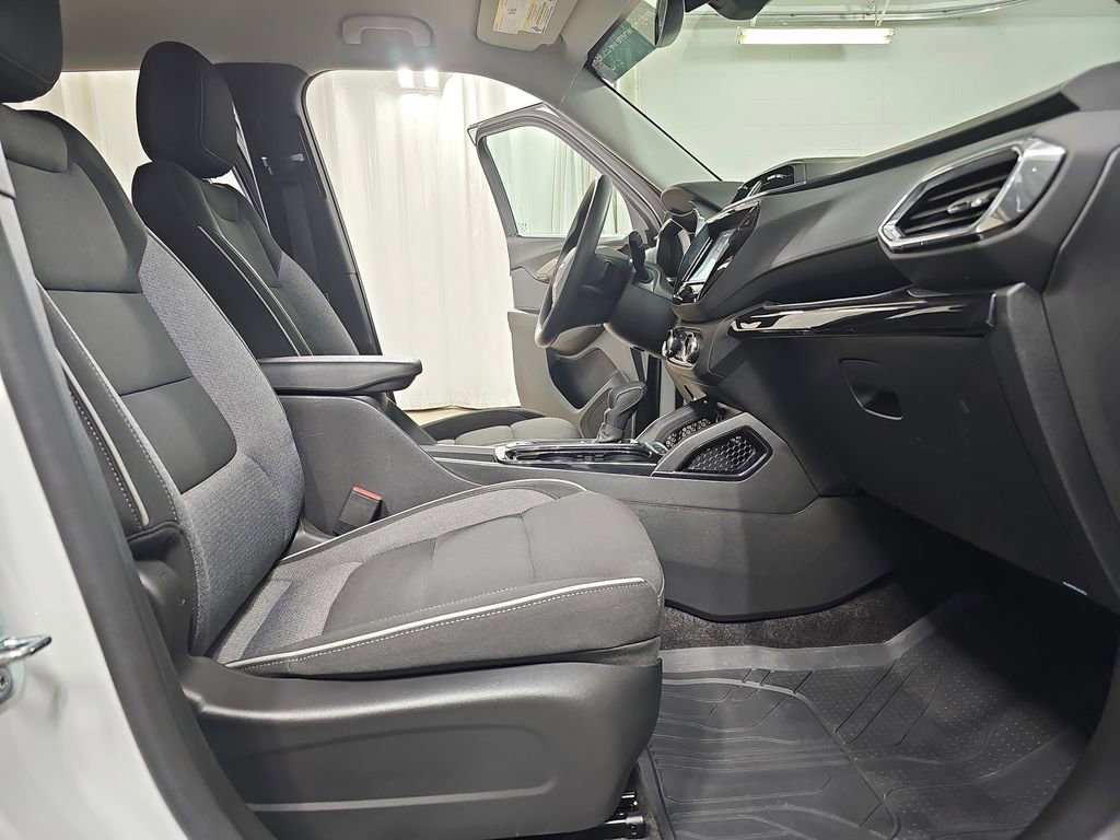 Certified 2023 Chevrolet TrailBlazer LT w/ Convenience Package image 13
