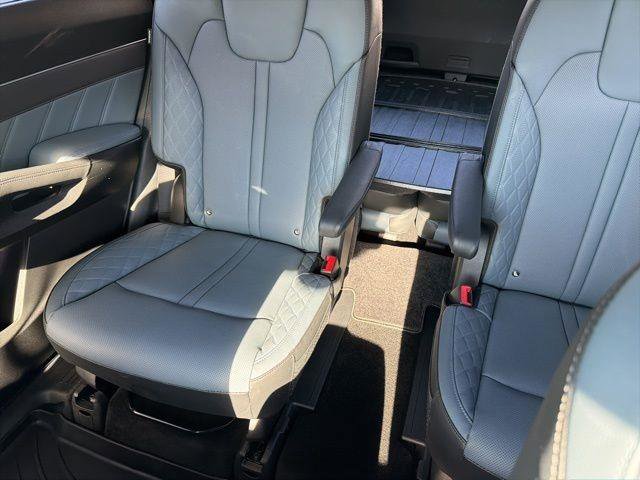 Used 2025 Kia Sorento SX Prestige image 18