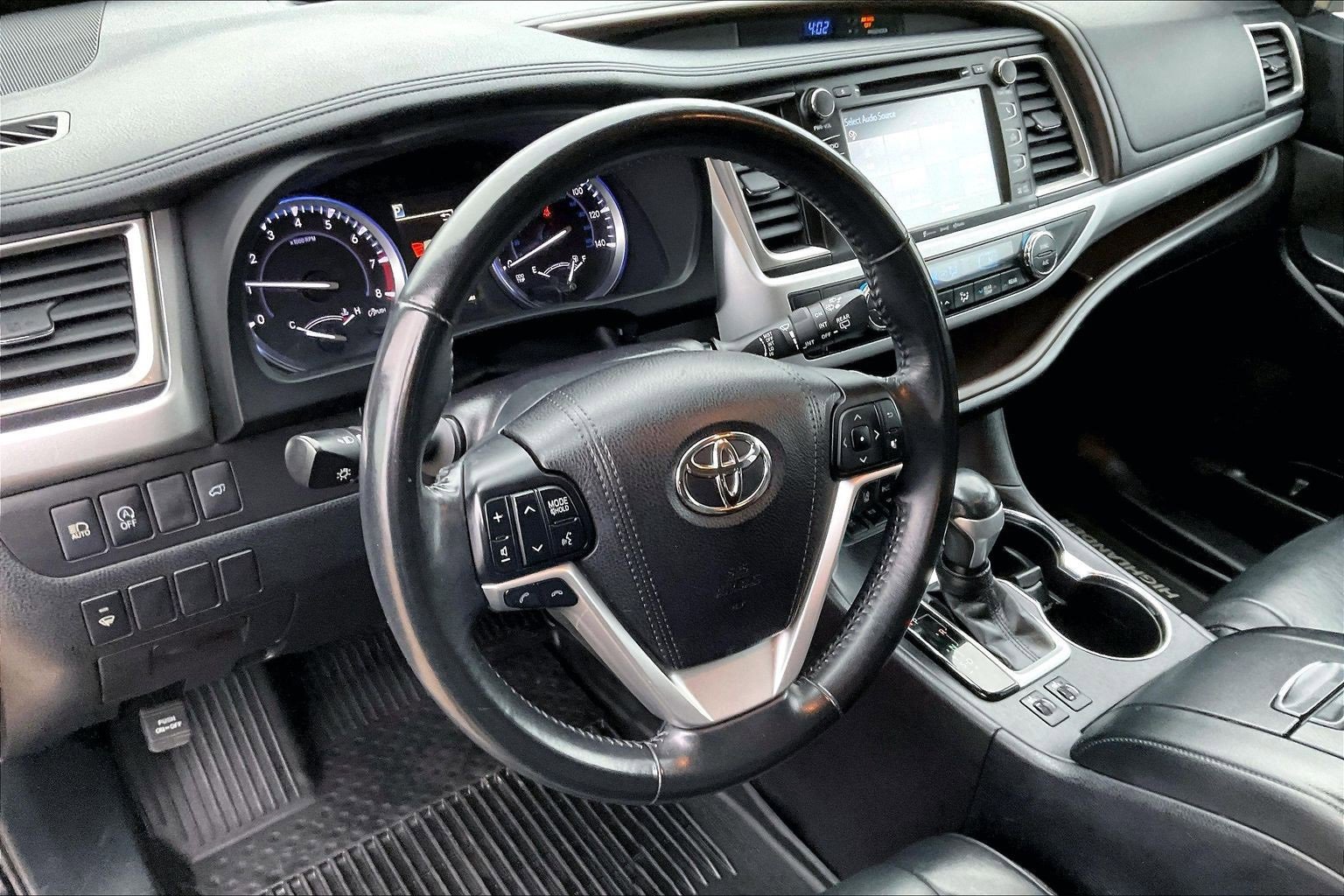 Used 2018 Toyota Highlander XLE image 14