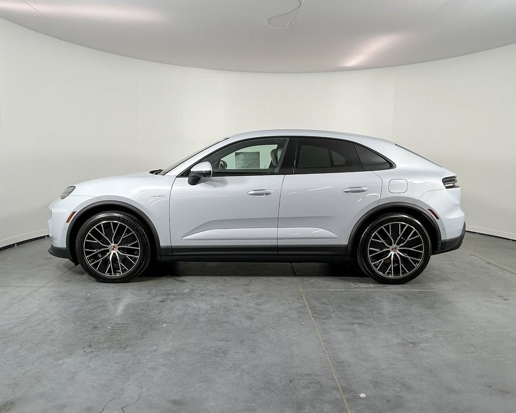 New 2026 Porsche Macan 4 Electric AWD/4WD image 2
