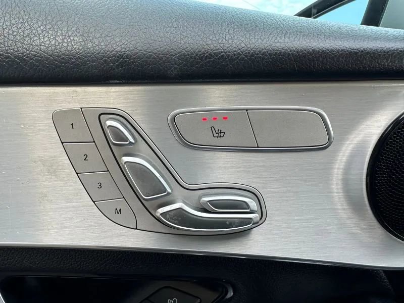 Used 2019 Mercedes-Benz GLC 300 w/ Parking Assistance Package image 43