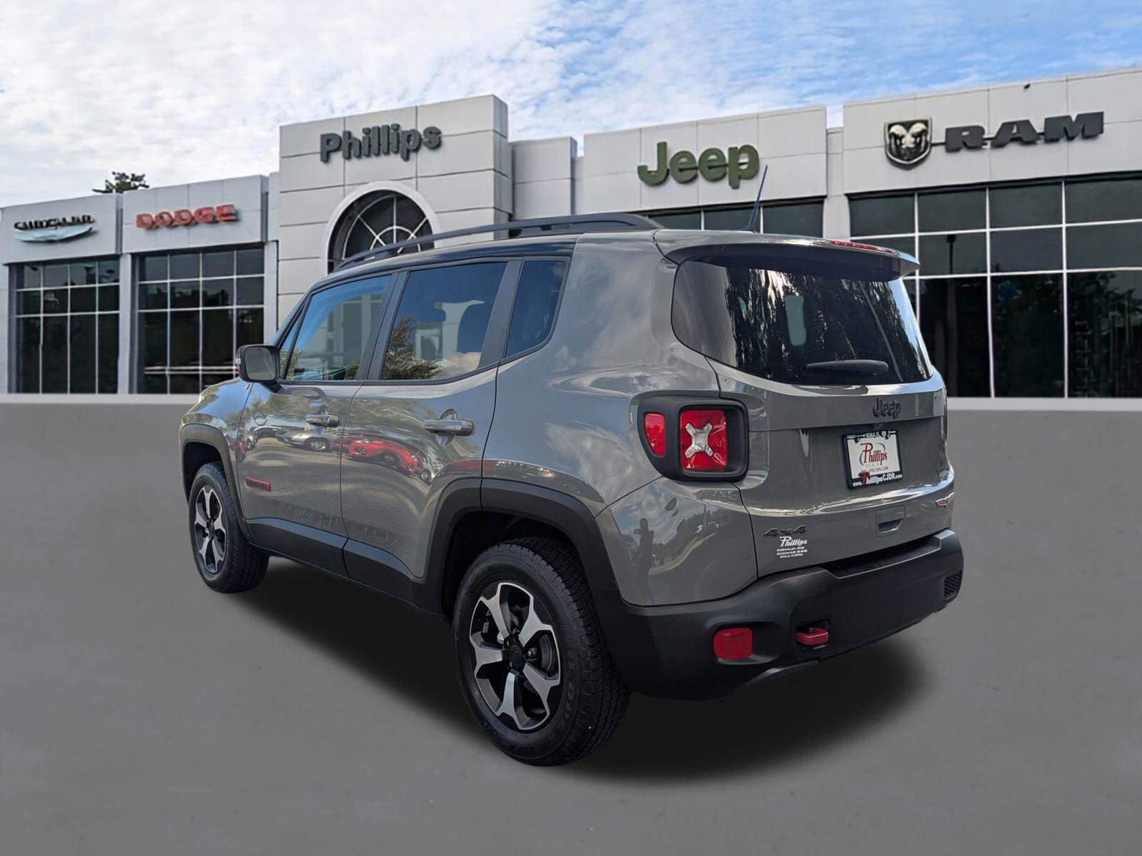 Certified 2022 Jeep Renegade Trailhawk image 5