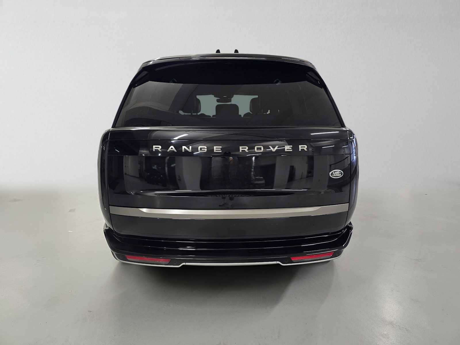 Used 2023 Land Rover Range Rover SE AWD/4WD image 4