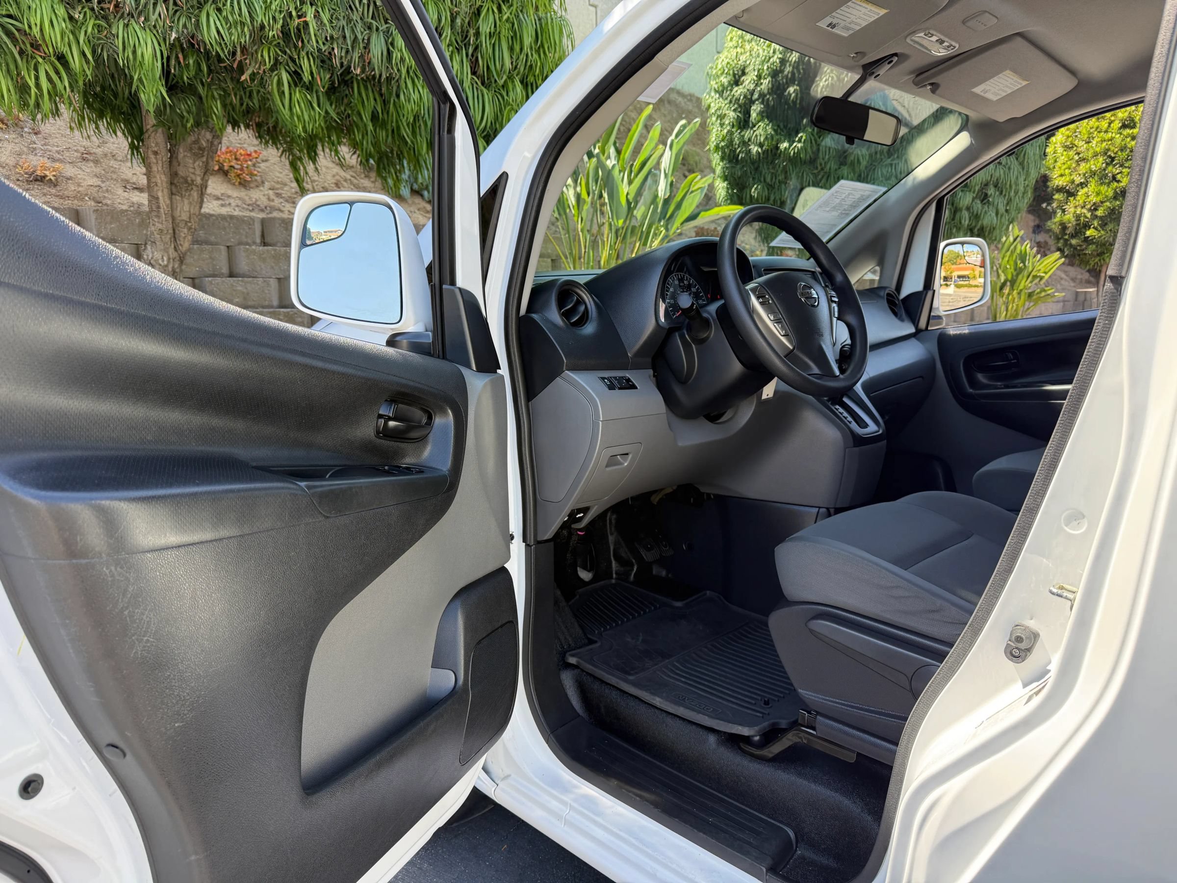Used 2020 Nissan NV200 SV w/ Back Door Glass Package FWD image 9