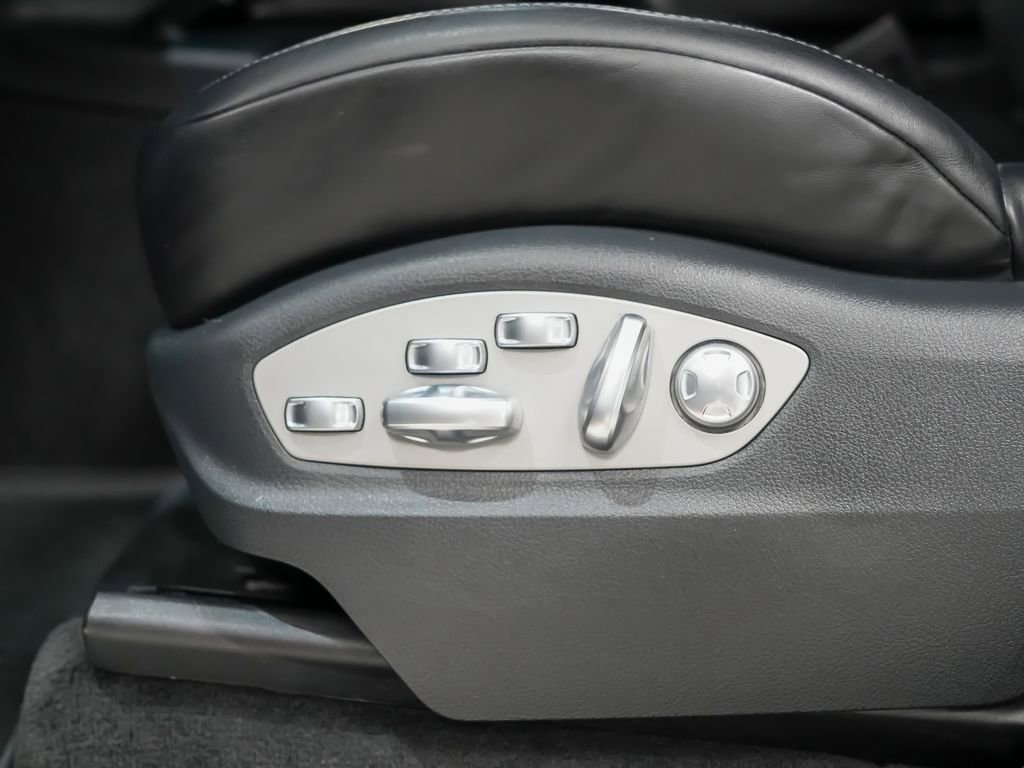 Certified 2017 Porsche Cayenne Turbo AWD/4WD image 24
