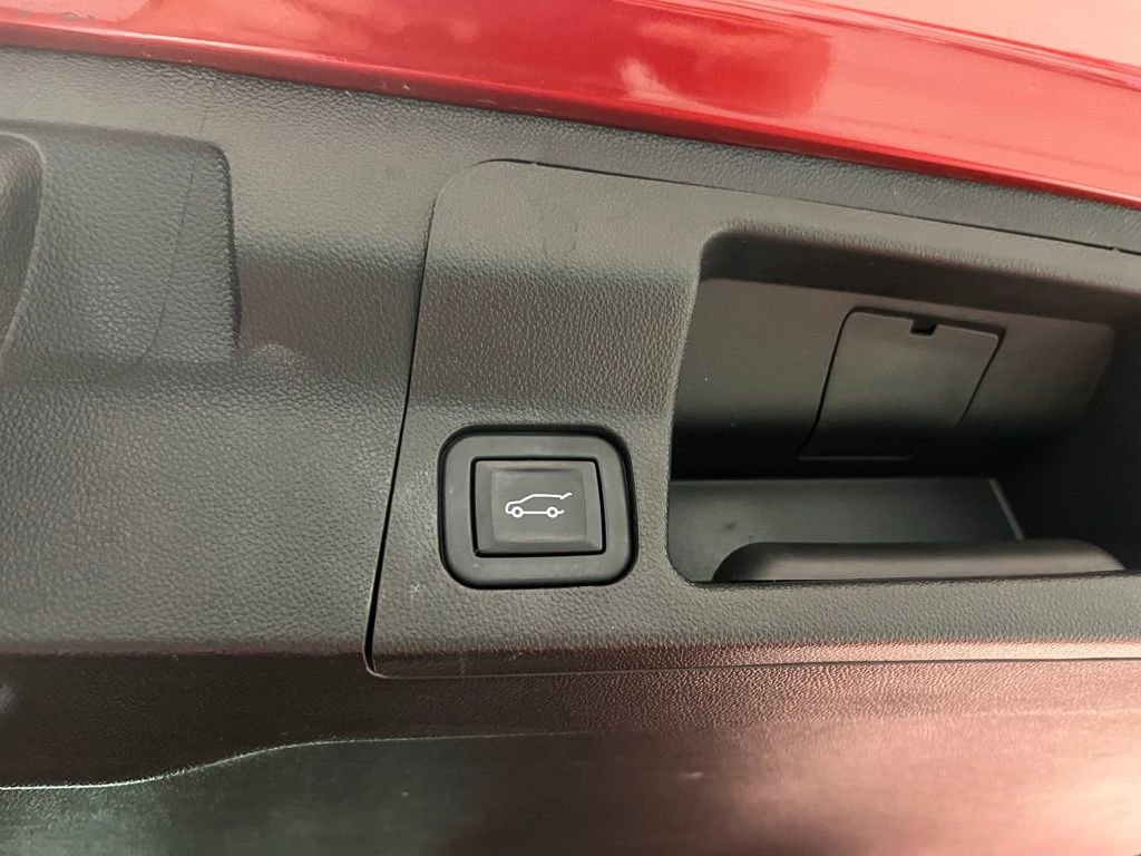 Certified 2023 GMC Acadia SLE w/ Driver Convenience Package image 18