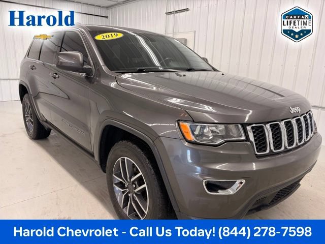 Used 2019 Jeep Grand Cherokee Laredo w/ Security & Convenience Group AWD/4WD image 1