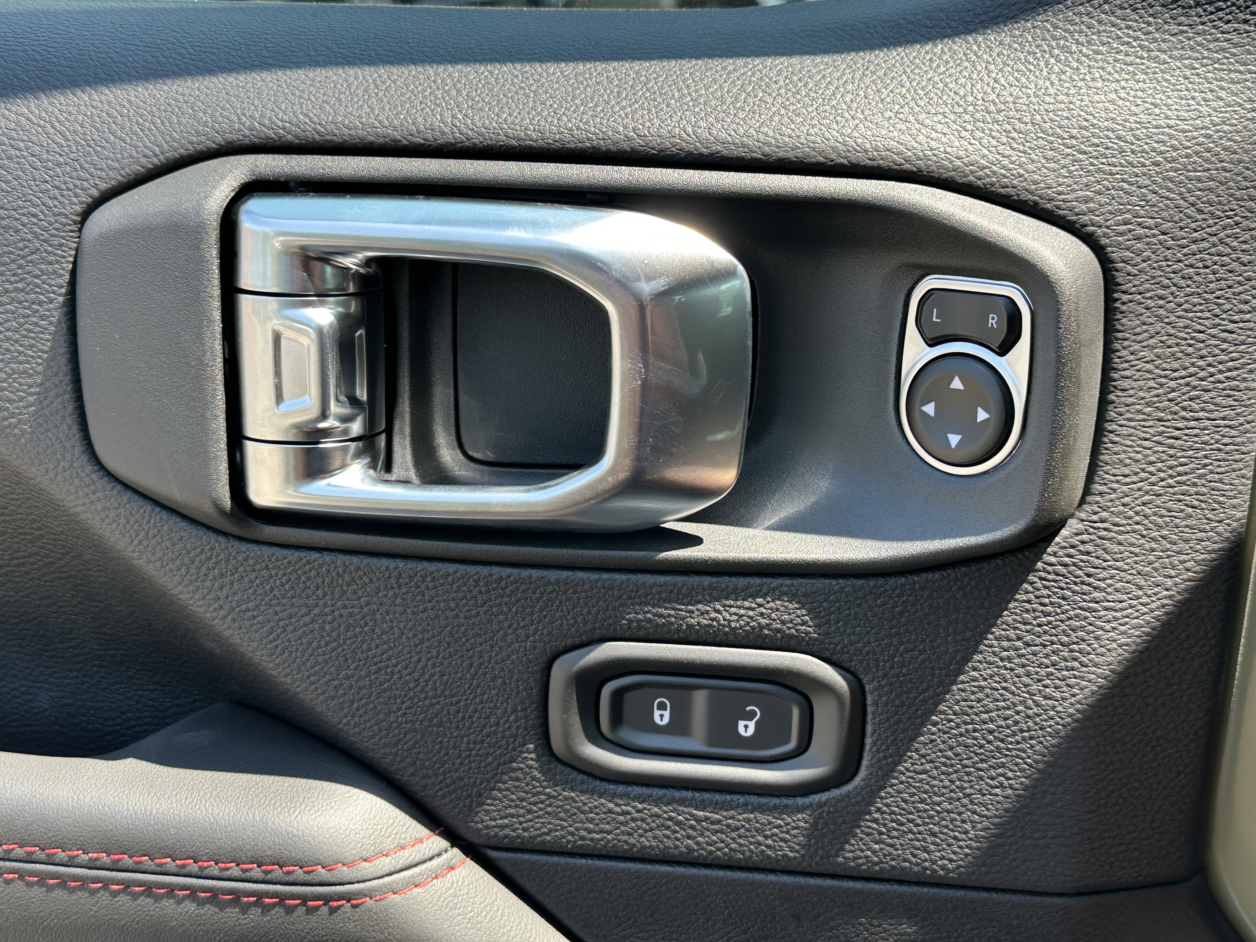 New 2025 Jeep Wrangler Unlimited Rubicon image 14