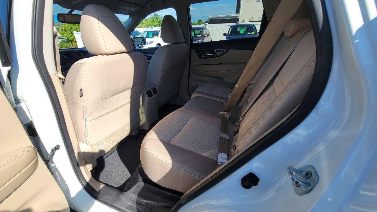 Used 2017 Nissan Rogue SV w/ SV Premium Package AWD/4WD image 23