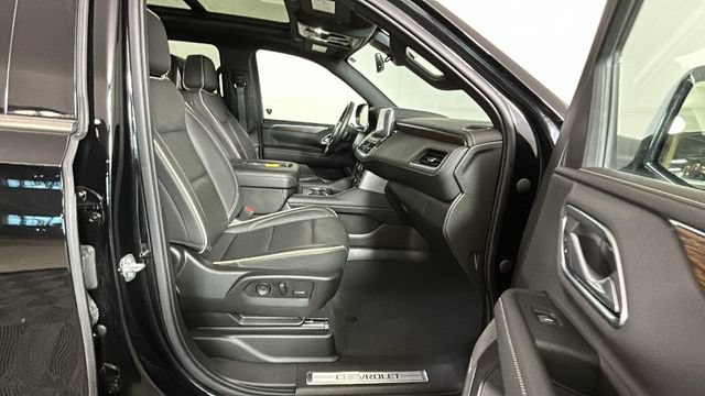 Used 2021 Chevrolet Suburban Premier w/ Premium Package RWD image 29