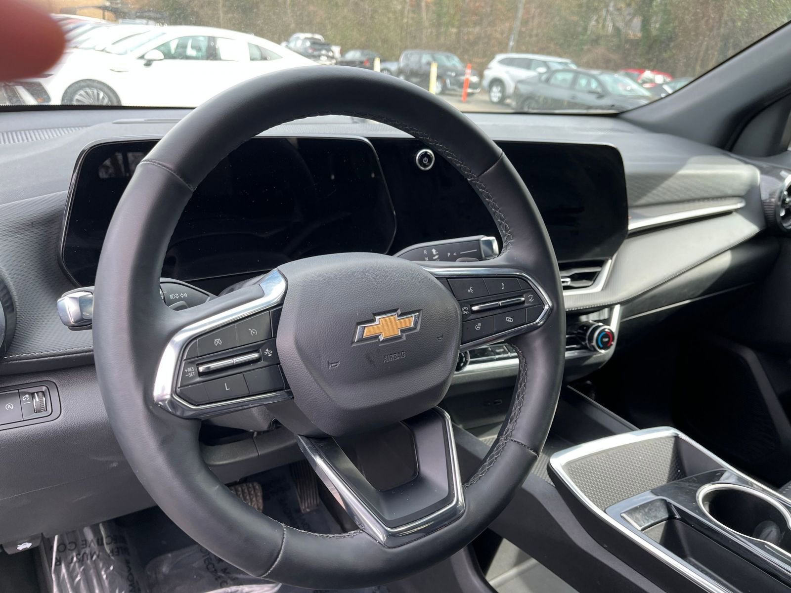 Used 2025 Chevrolet Equinox LT image 28