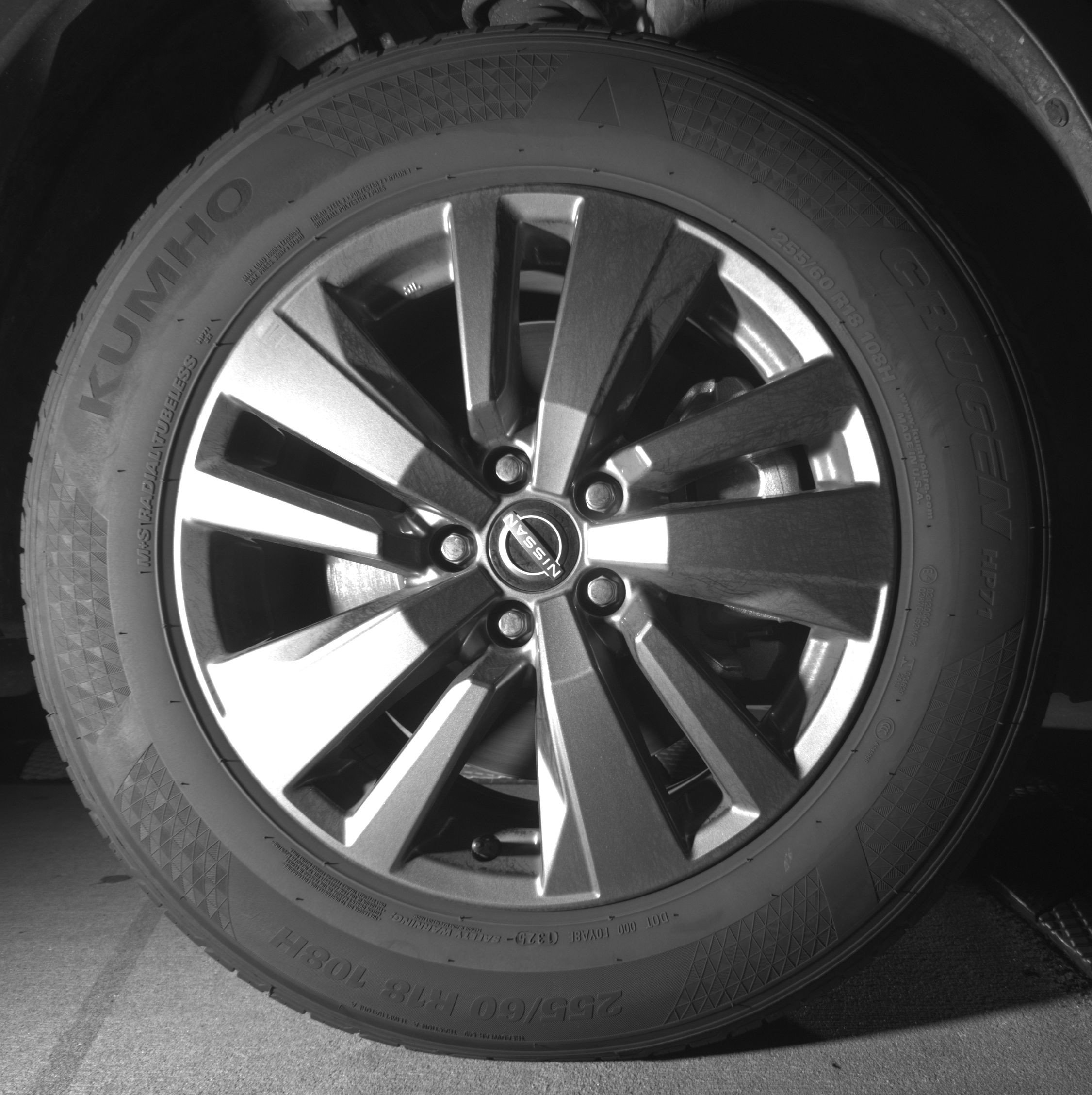 Used 2025 Nissan Pathfinder SV image 13