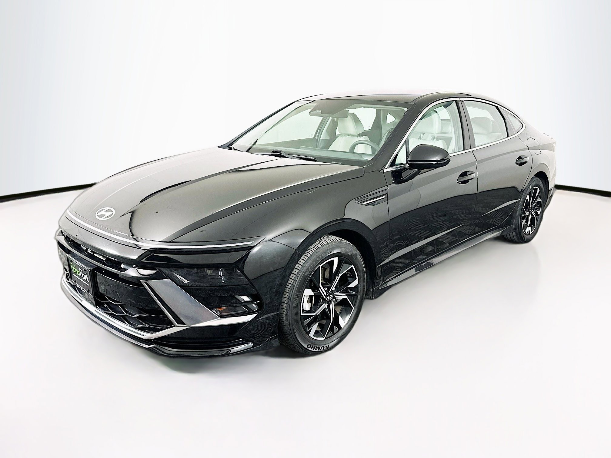 Used 2025 Hyundai Sonata SEL FWD image 3