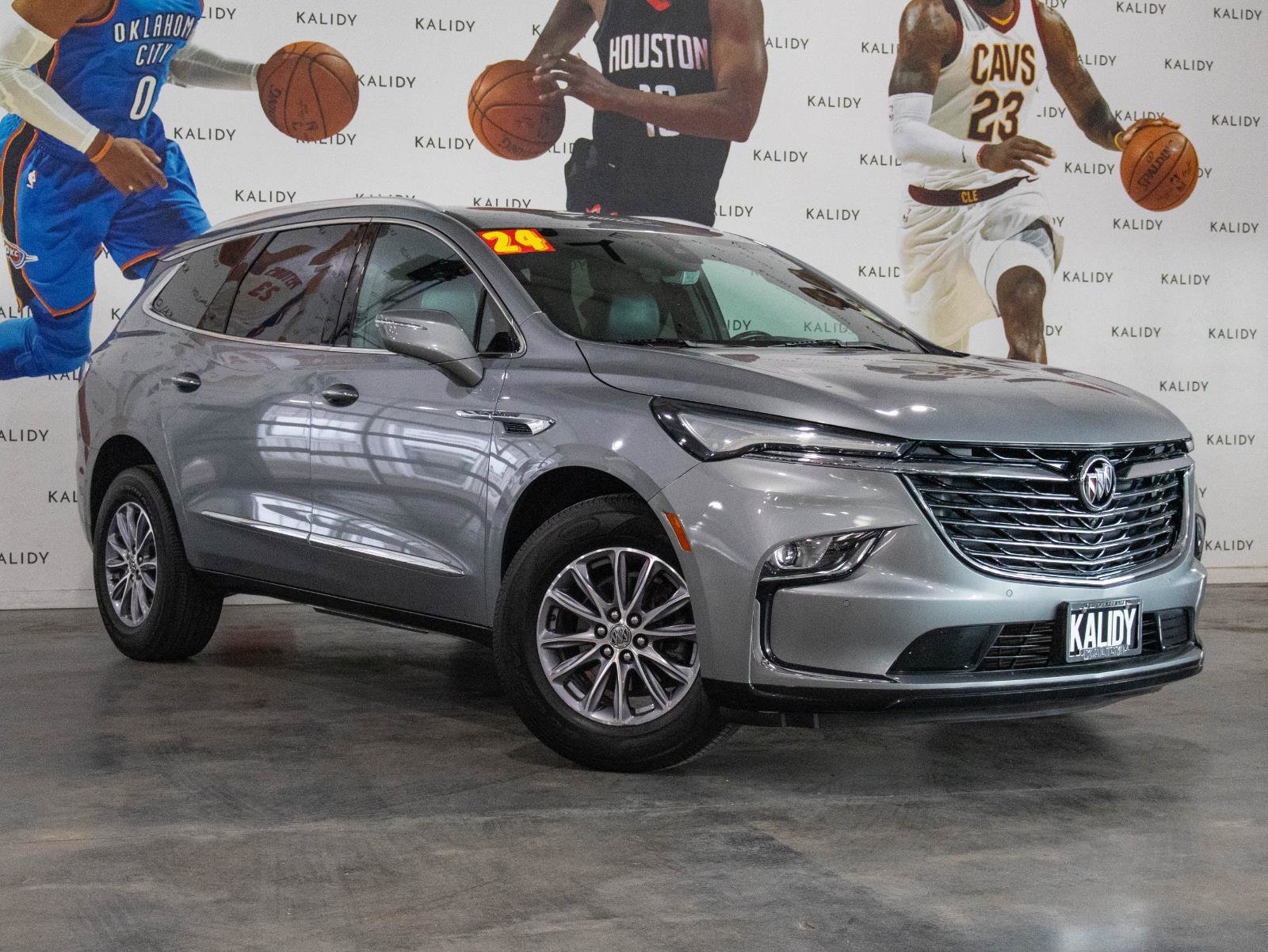 Used 2024 Buick Enclave Essence w/ Sound and Sites Package image 2