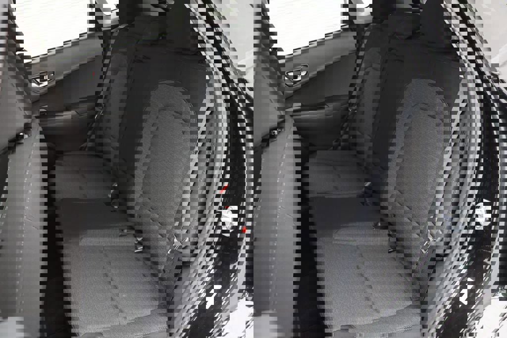 Used 2023 Hyundai Kona SE image 12