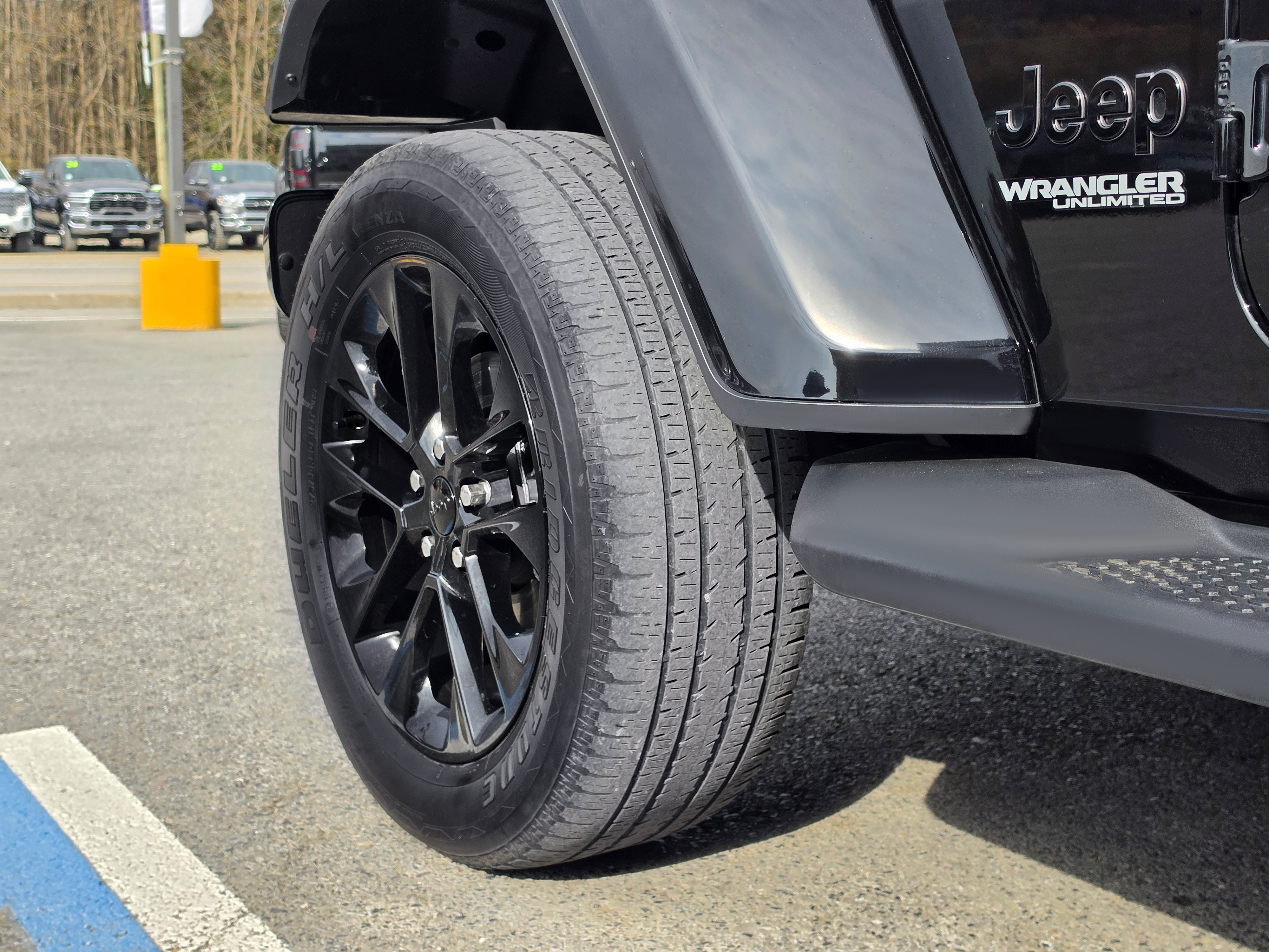 Used 2021 Jeep Wrangler Unlimited Sahara AWD/4WD image 11