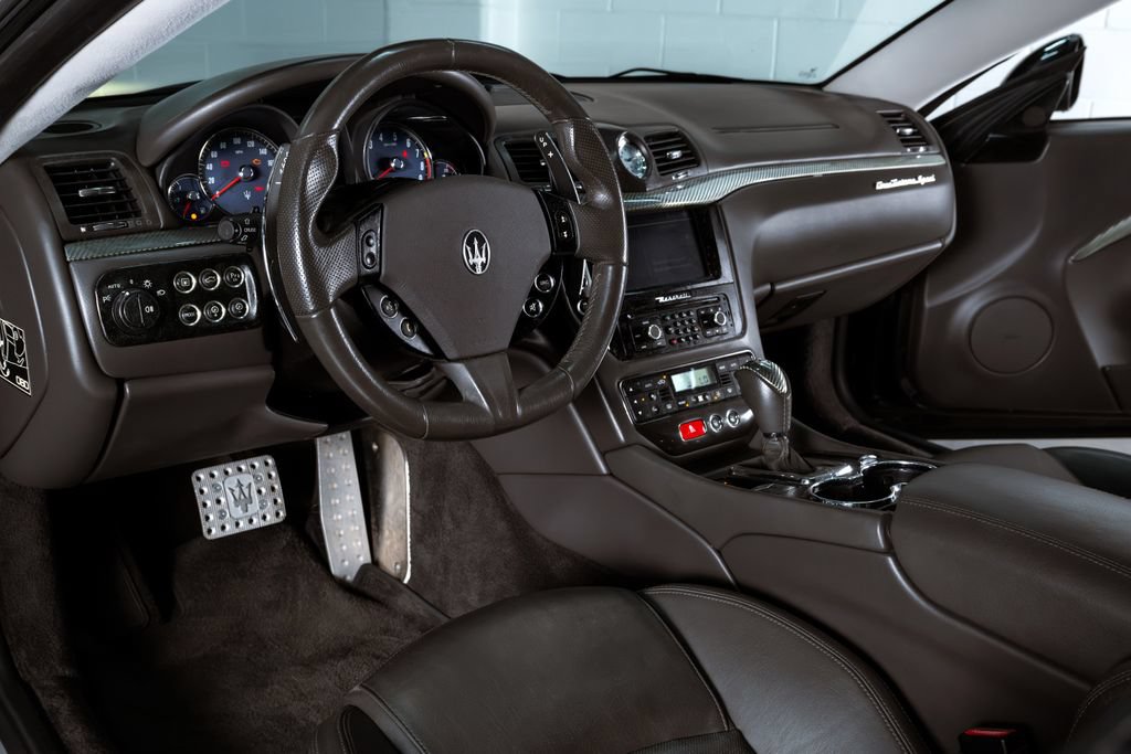 Used 2013 Maserati GranTurismo Sport RWD image 14