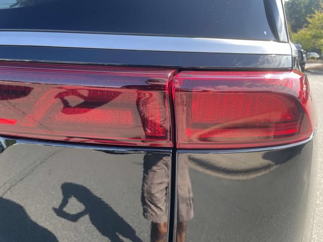 Certified 2024 Kia Carnival LX FWD image 11