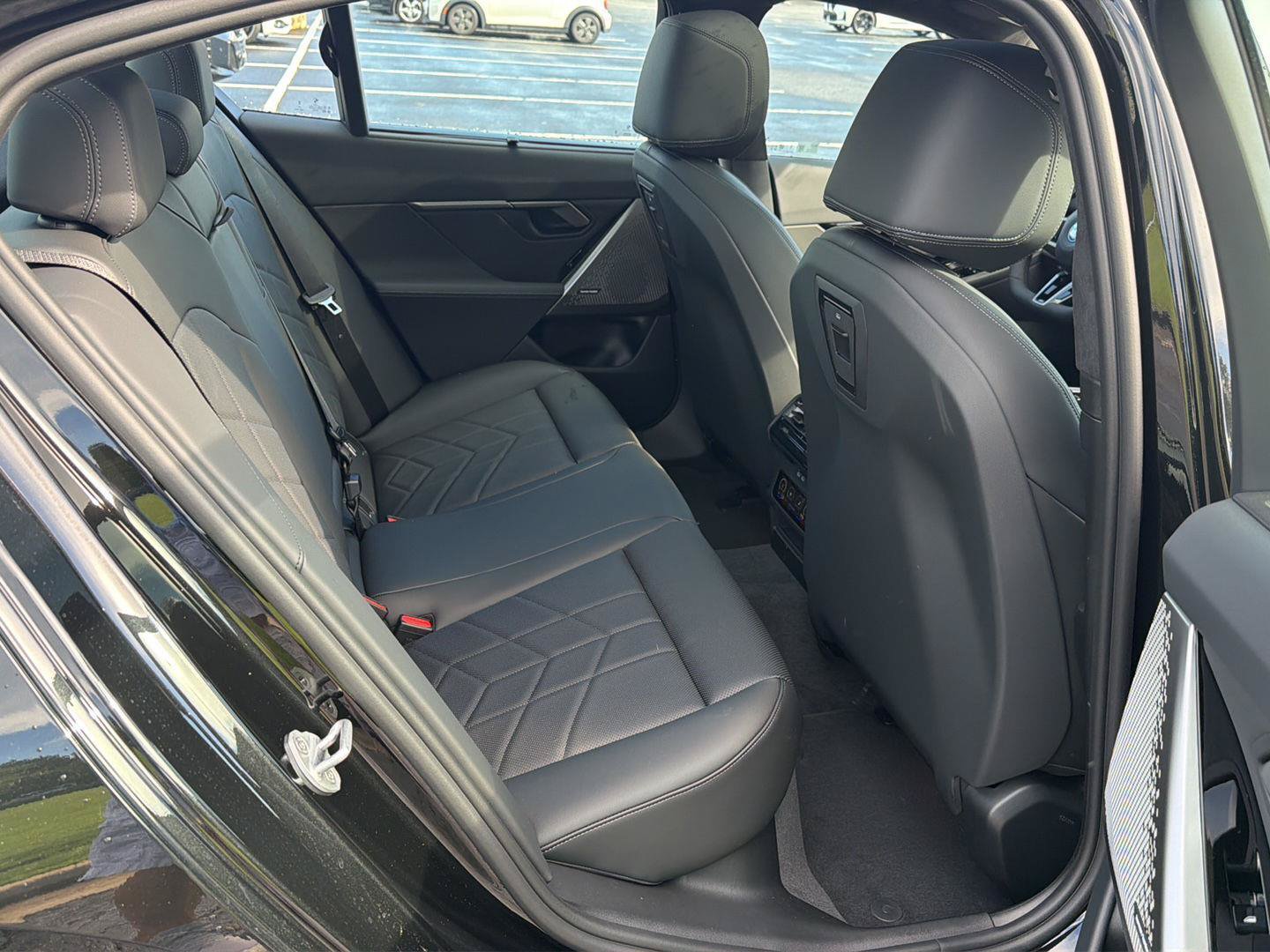New 2027 BMW i5 xDrive40 w/ Executive Package AWD/4WD image 13