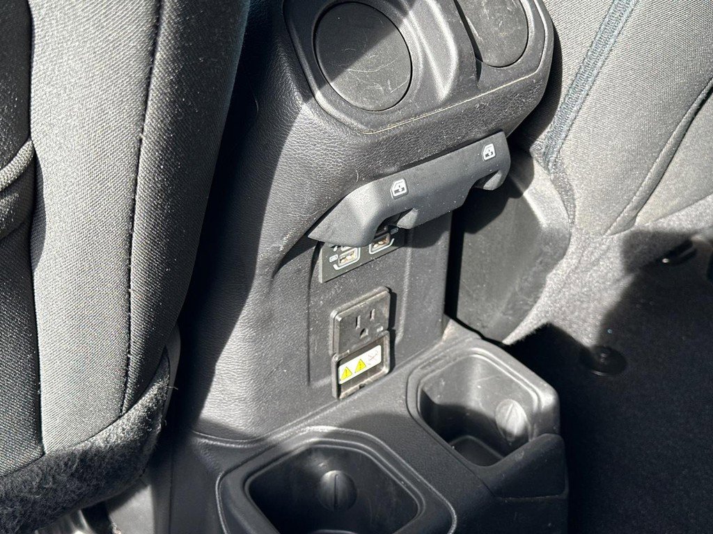 Used 2021 Jeep Wrangler Unlimited Sahara w/ Uconnect 4C Nav & Sound Group image 9