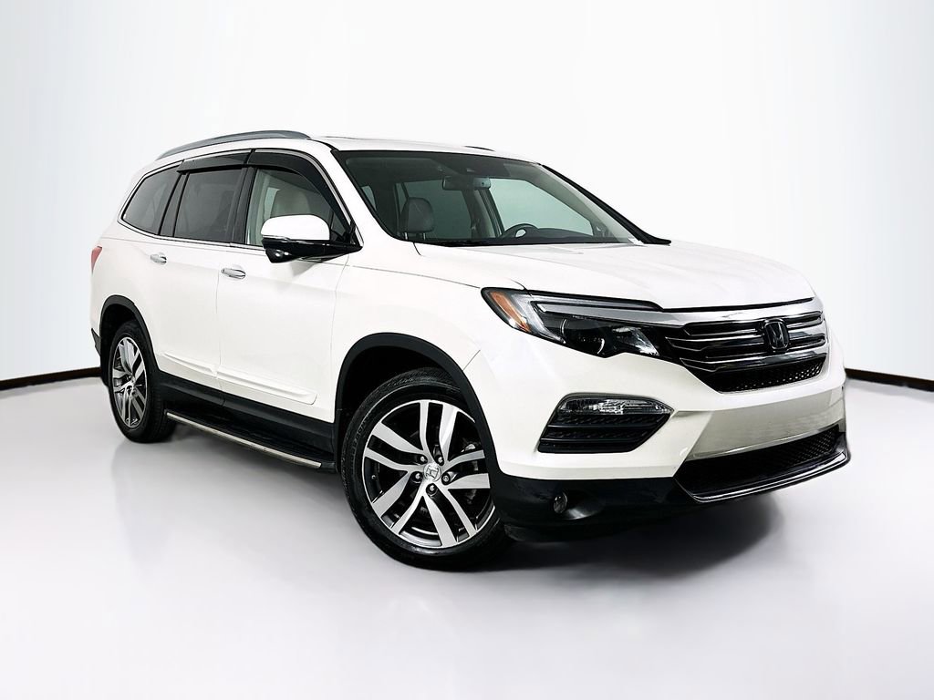 Used 2018 Honda Pilot Touring image 1