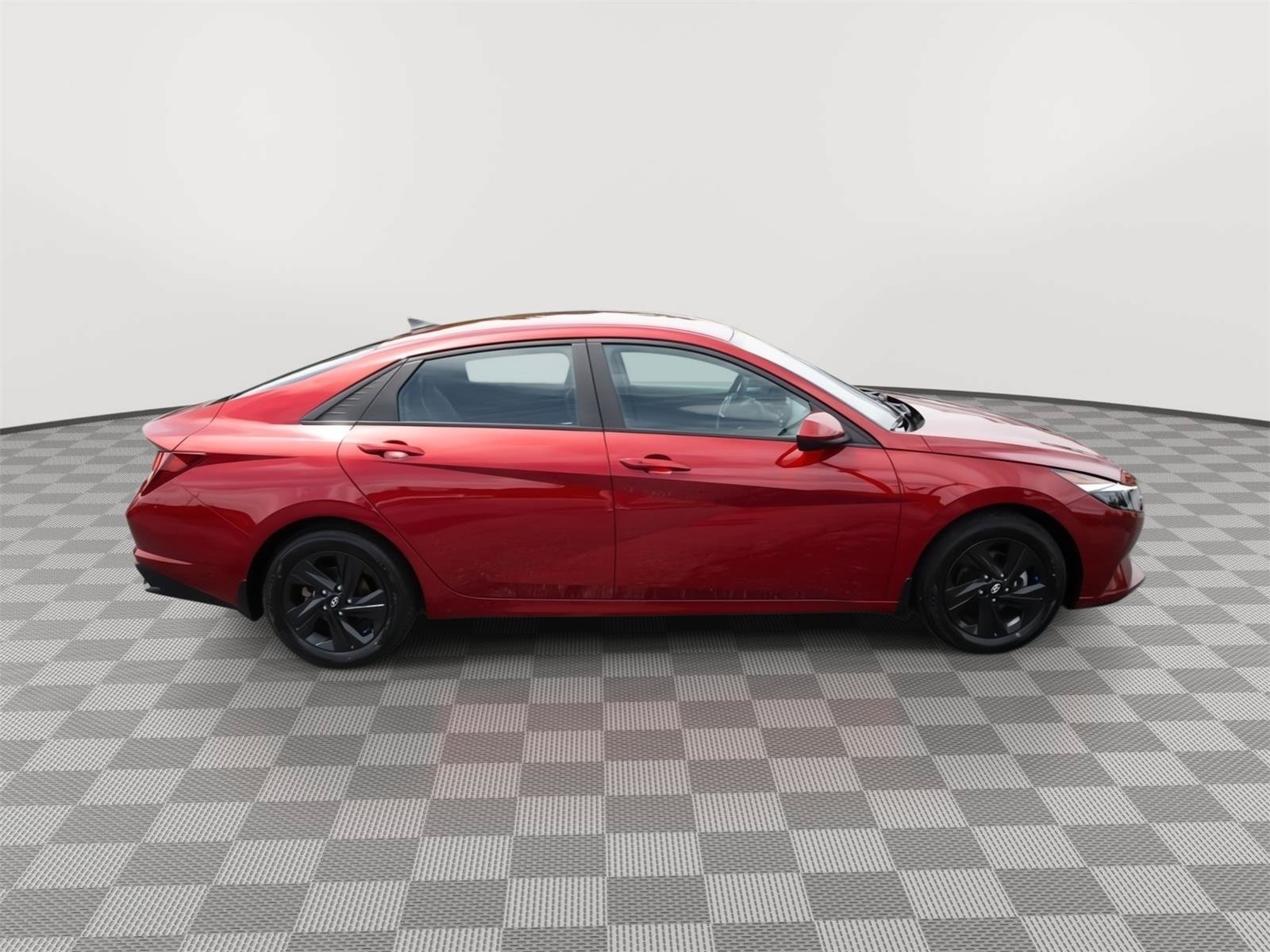 Used 2023 Hyundai Elantra SEL FWD image 4