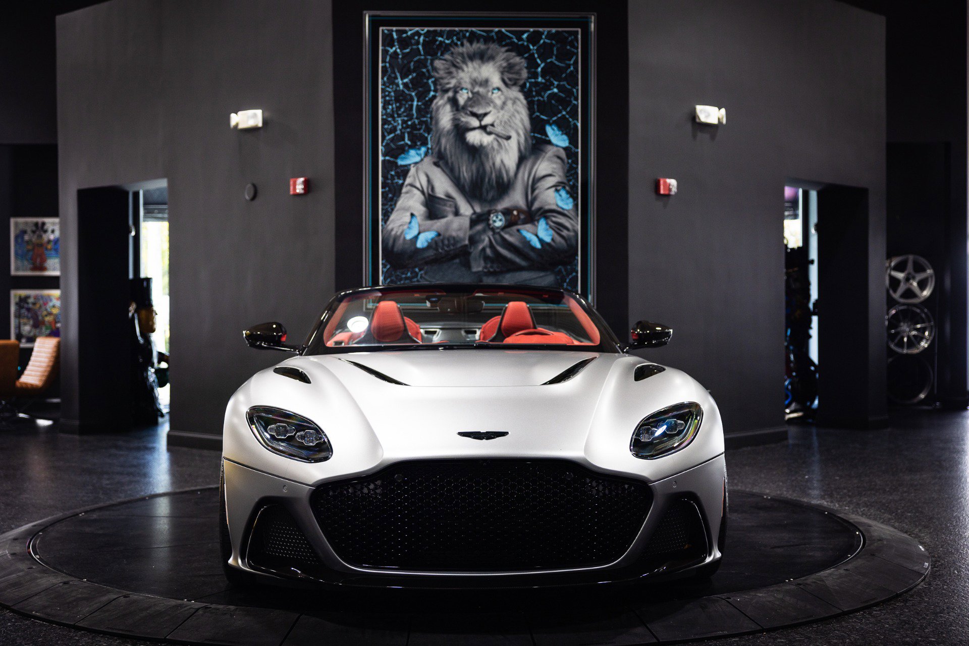 Used 2023 Aston Martin DBS Superleggera Volante image 5