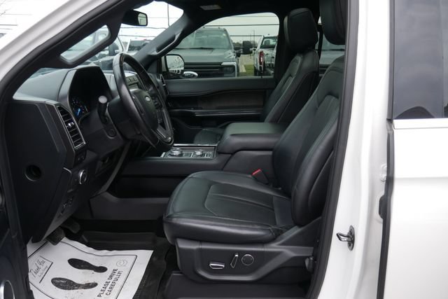 Used 2018 Ford Expedition Limited w/ Equipment Group 302A AWD/4WD image 2