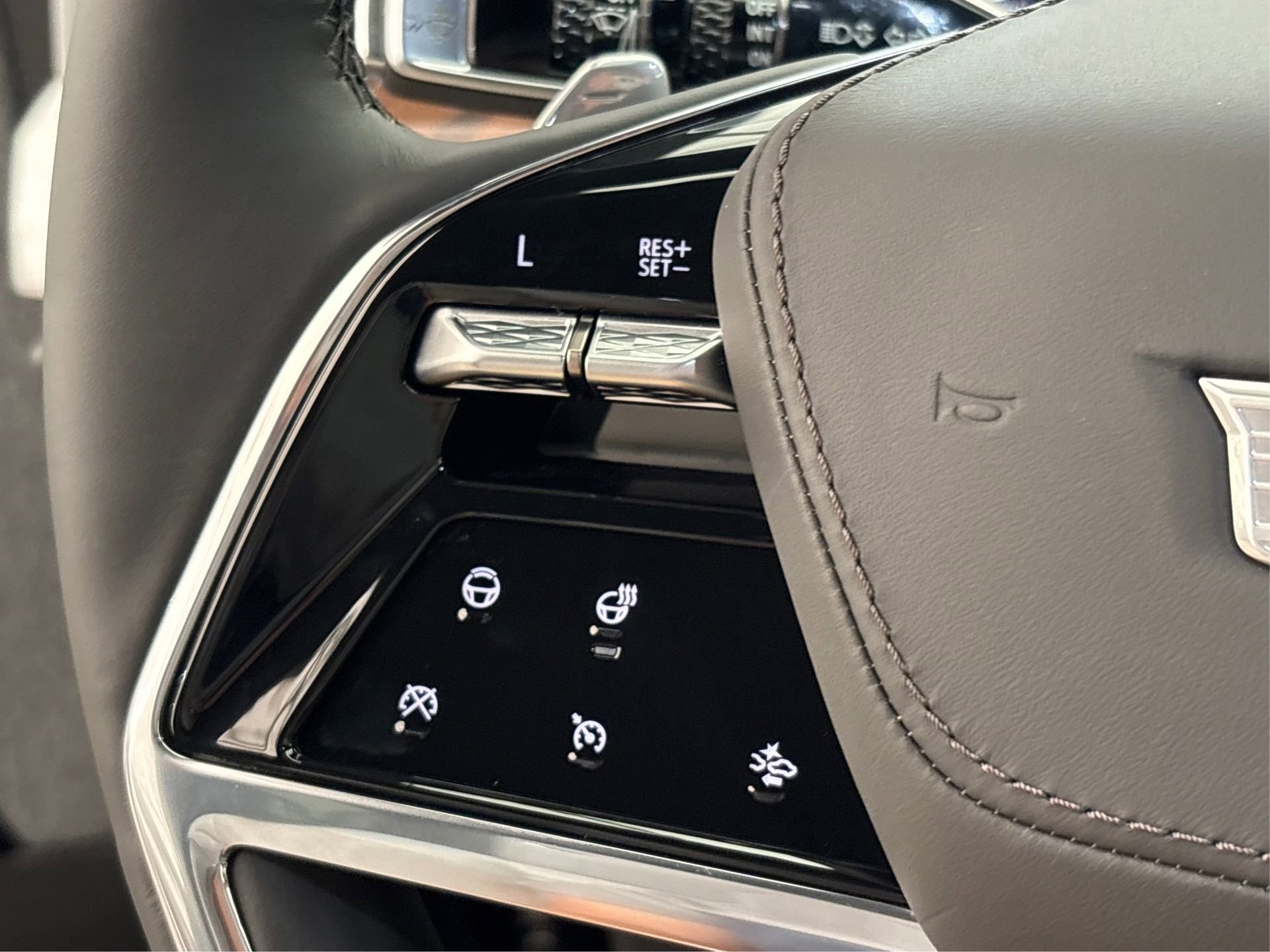 New 2025 Cadillac Escalade ESV Sport Platinum image 29