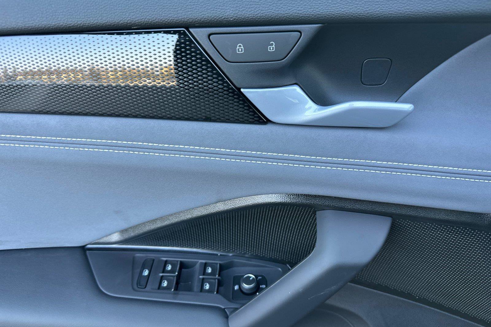 New 2026 Volkswagen Tiguan SE FWD image 10